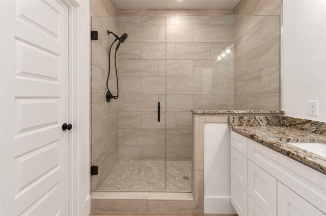 12 Meadow Oak CT, Wimberley, TX 78676