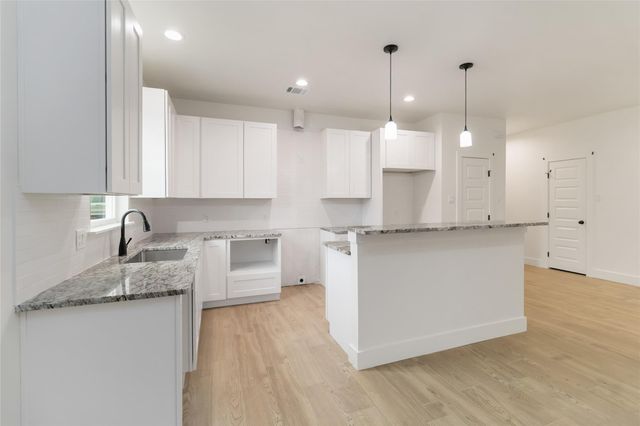 12 Meadow Oak CT, Wimberley, TX 78676