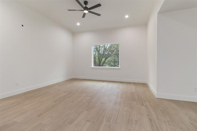 12 Meadow Oak CT, Wimberley, TX 78676