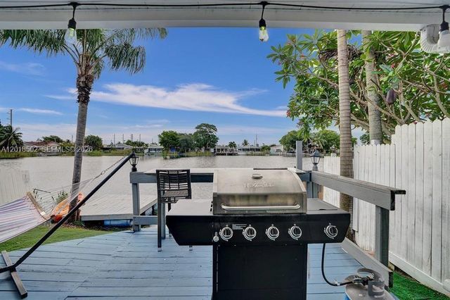 5434 SW 25th Ave, Dania Beach, FL 33312
