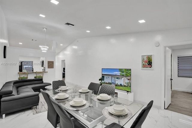 5434 SW 25th Ave, Dania Beach, FL 33312