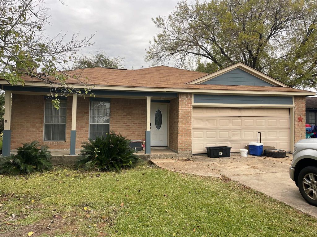 12794 Lake Conroe Hills Drive, Willis, TX 77318