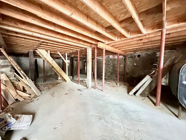 34 New Road, Weare, NH 03281