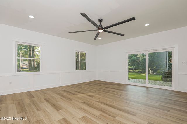 214 Shoreline Drive, New Bern, NC 28562