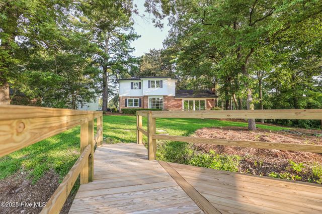 214 Shoreline Drive, New Bern, NC 28562