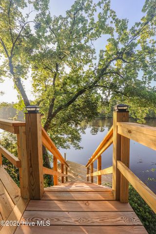 214 Shoreline Drive, New Bern, NC 28562