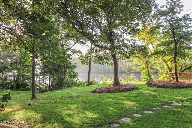 214 Shoreline Drive, New Bern, NC 28562
