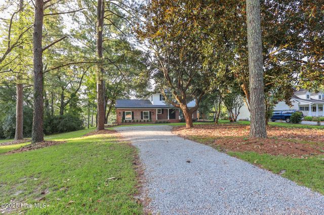 214 Shoreline Drive, New Bern, NC 28562