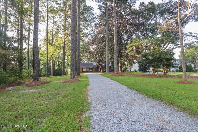 214 Shoreline Drive, New Bern, NC 28562