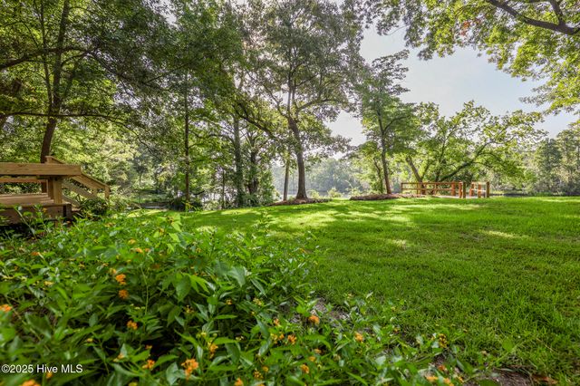 214 Shoreline Drive, New Bern, NC 28562
