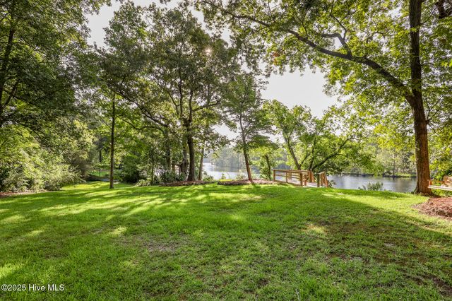 214 Shoreline Drive, New Bern, NC 28562