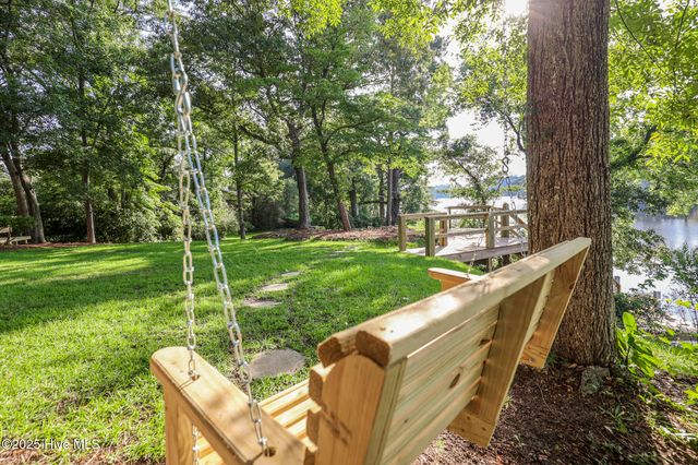 214 Shoreline Drive, New Bern, NC 28562