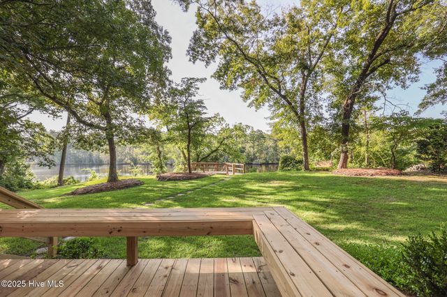 214 Shoreline Drive, New Bern, NC 28562