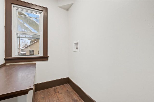 3673 S Ahmedi AVENUE, Saint Francis, WI 53235