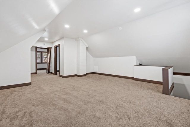 3673 S Ahmedi AVENUE, Saint Francis, WI 53235