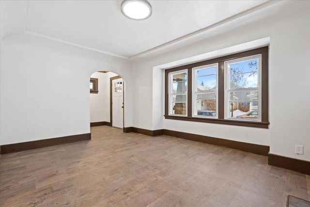 3673 S Ahmedi AVENUE, Saint Francis, WI 53235