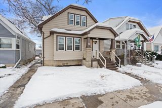 3673 S Ahmedi AVENUE, Saint Francis, WI 53235