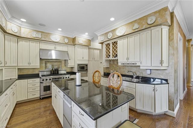 2069 Munden Point RD, Virginia Beach, VA 23457