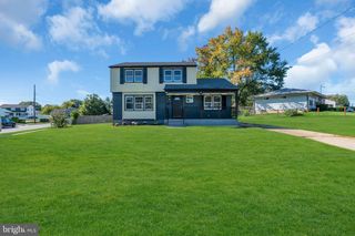 10 LARKIN RD, Burlington, NJ 08016