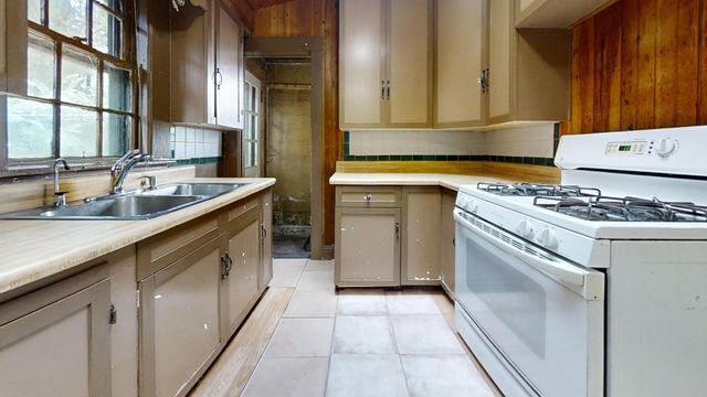 764 Lexington Street, Waltham, MA 02452