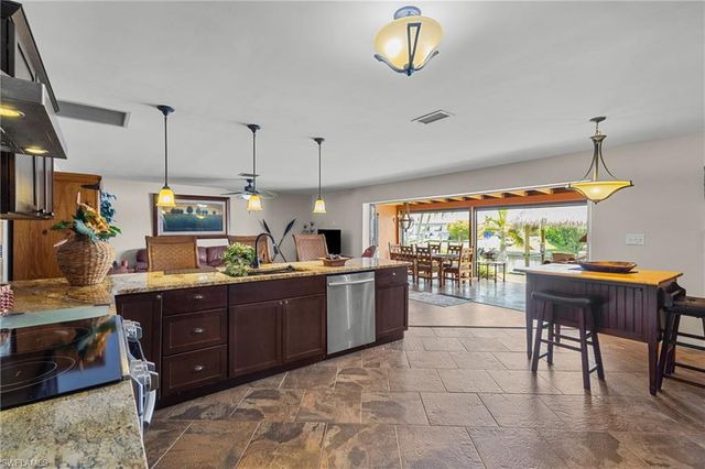 4536 Vinsetta AVE, North Fort Myers, FL 33903