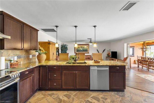 4536 Vinsetta AVE, North Fort Myers, FL 33903