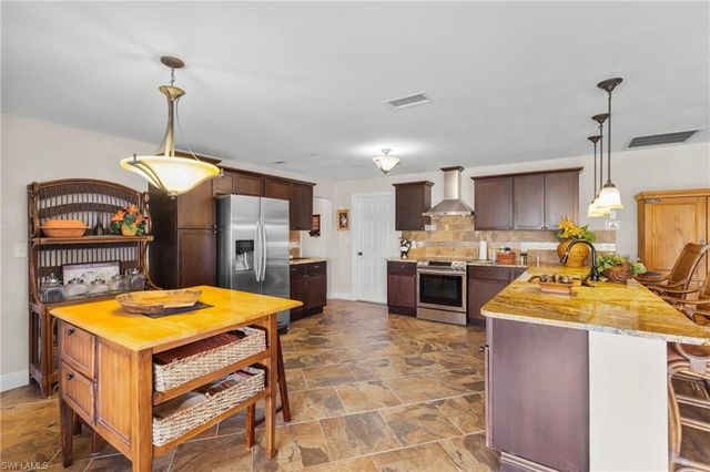 4536 Vinsetta AVE, North Fort Myers, FL 33903