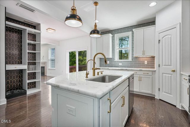 1928 Kateland Court, Apex, NC 27502