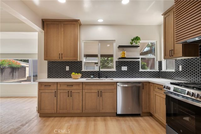 2280 San Francisco, Long Beach, CA 90806