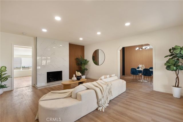 2280 San Francisco, Long Beach, CA 90806