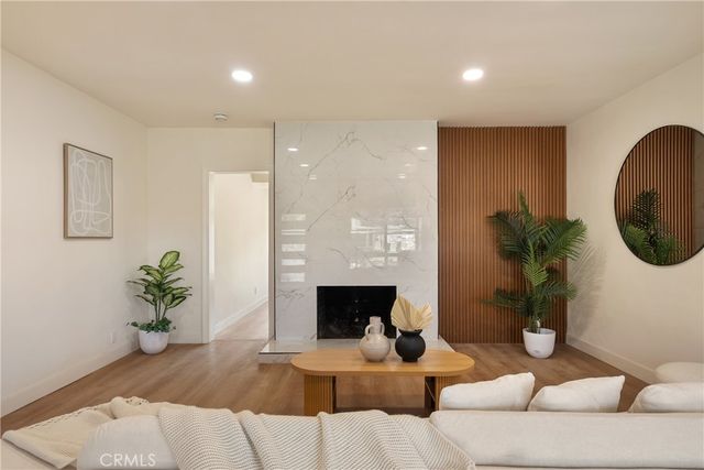 2280 San Francisco, Long Beach, CA 90806