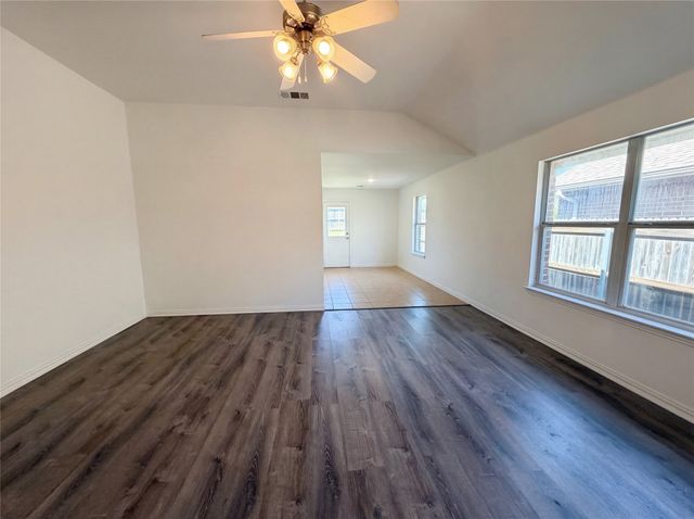 1241 Camden Yard Drive, Fort Worth, TX 76028