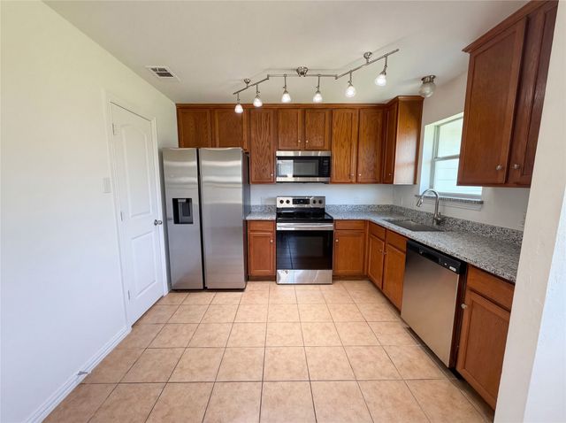 1241 Camden Yard Drive, Fort Worth, TX 76028