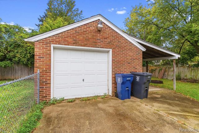 2530 Paducah Street, Flint, MI 48504