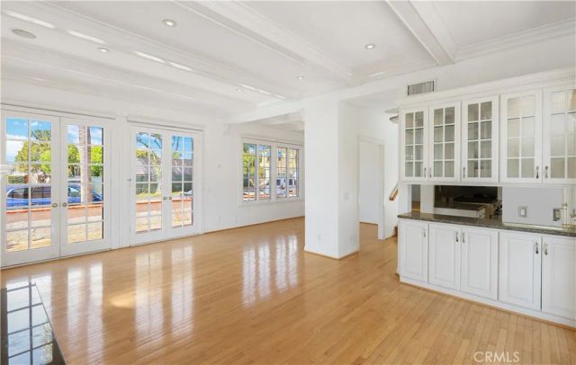 2025 E Balboa, Newport Beach, CA 92661