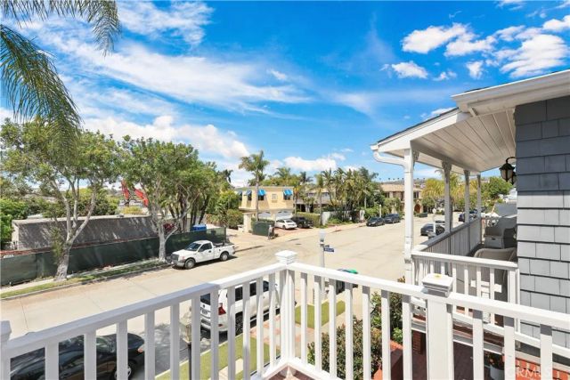 2025 E Balboa, Newport Beach, CA 92661
