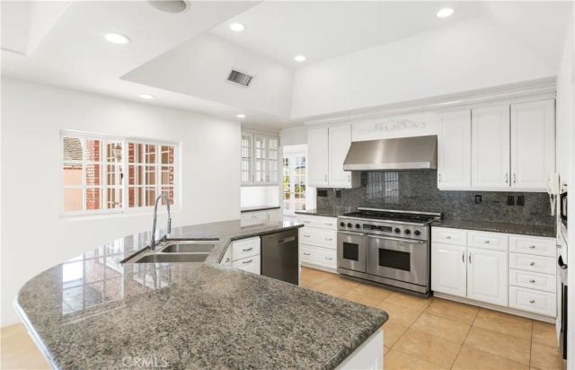 2025 E Balboa, Newport Beach, CA 92661