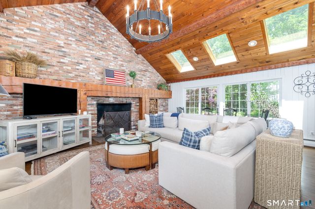 60 Old Wood Road, Avon, CT 06001