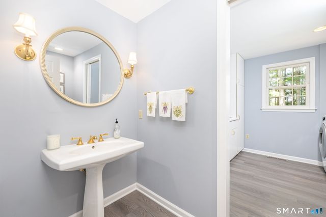 60 Old Wood Road, Avon, CT 06001