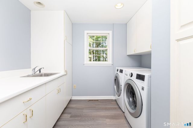60 Old Wood Road, Avon, CT 06001
