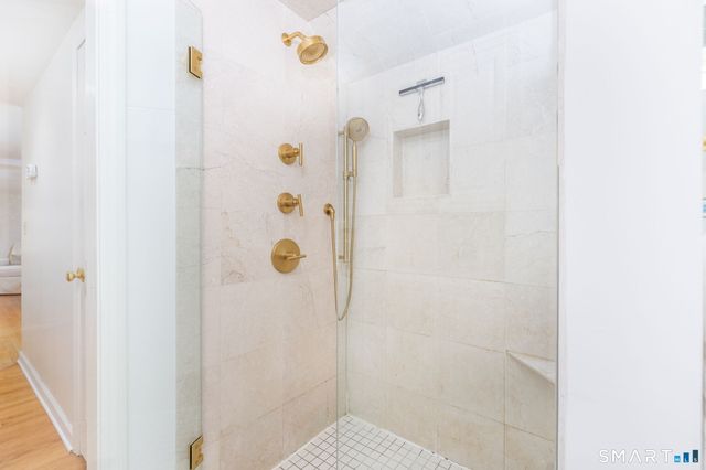60 Old Wood Road, Avon, CT 06001
