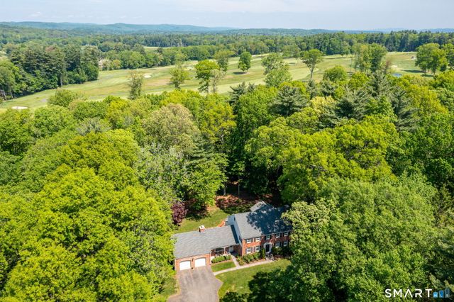 60 Old Wood Road, Avon, CT 06001