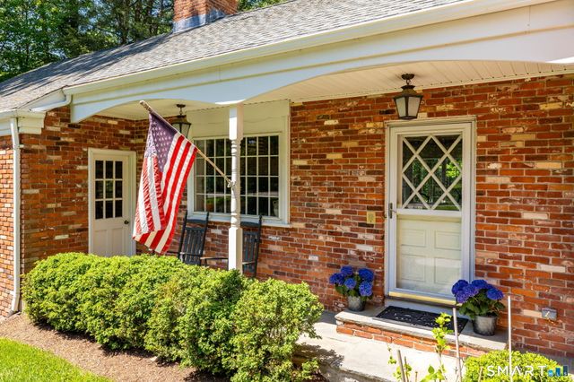 60 Old Wood Road, Avon, CT 06001