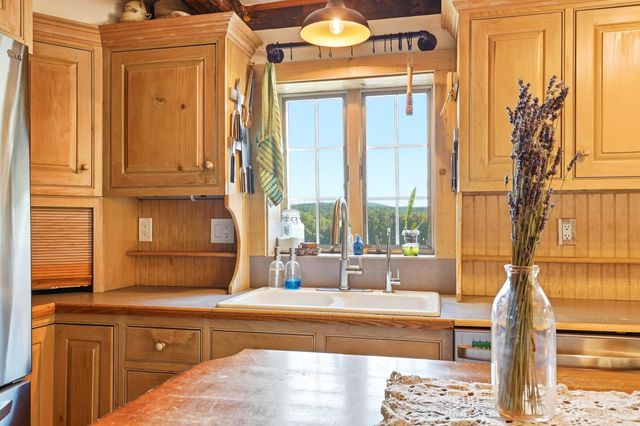 235 Middle Road, Deerfield, NH 03037
