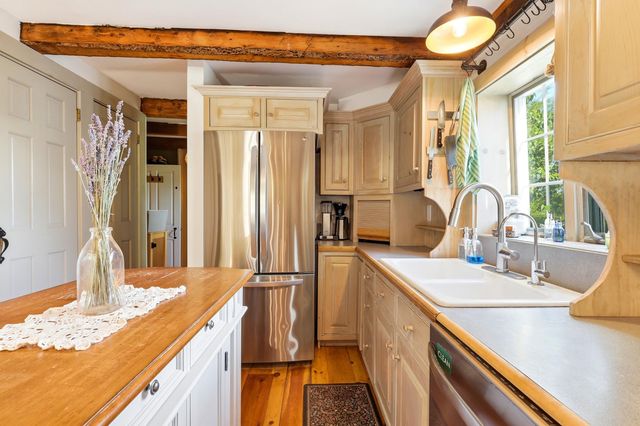235 Middle Road, Deerfield, NH 03037