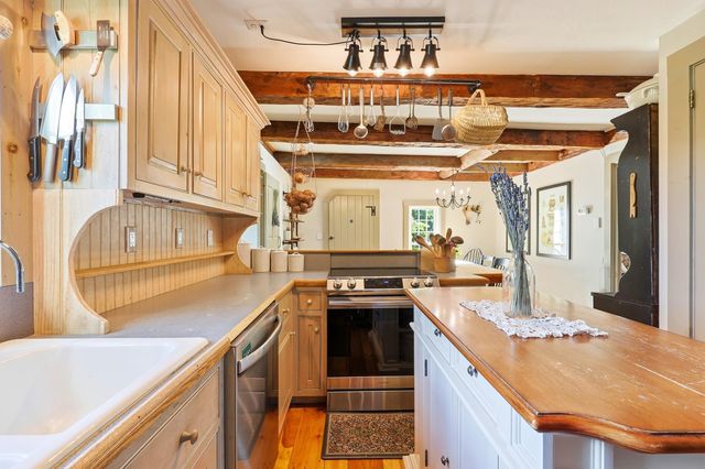 235 Middle Road, Deerfield, NH 03037