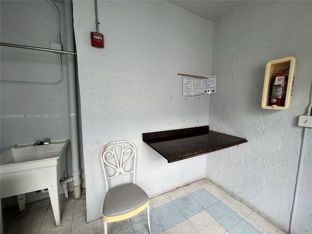 3000 E Sunrise Lakes Dr 302, Sunrise, FL 33322