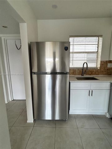 3000 E Sunrise Lakes Dr 302, Sunrise, FL 33322