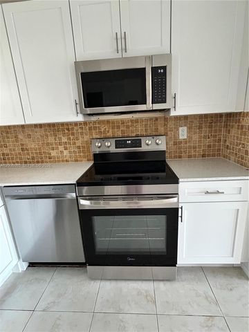 3000 E Sunrise Lakes Dr 302, Sunrise, FL 33322