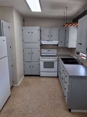 3512 32ND STREET W, Bradenton, FL 34205